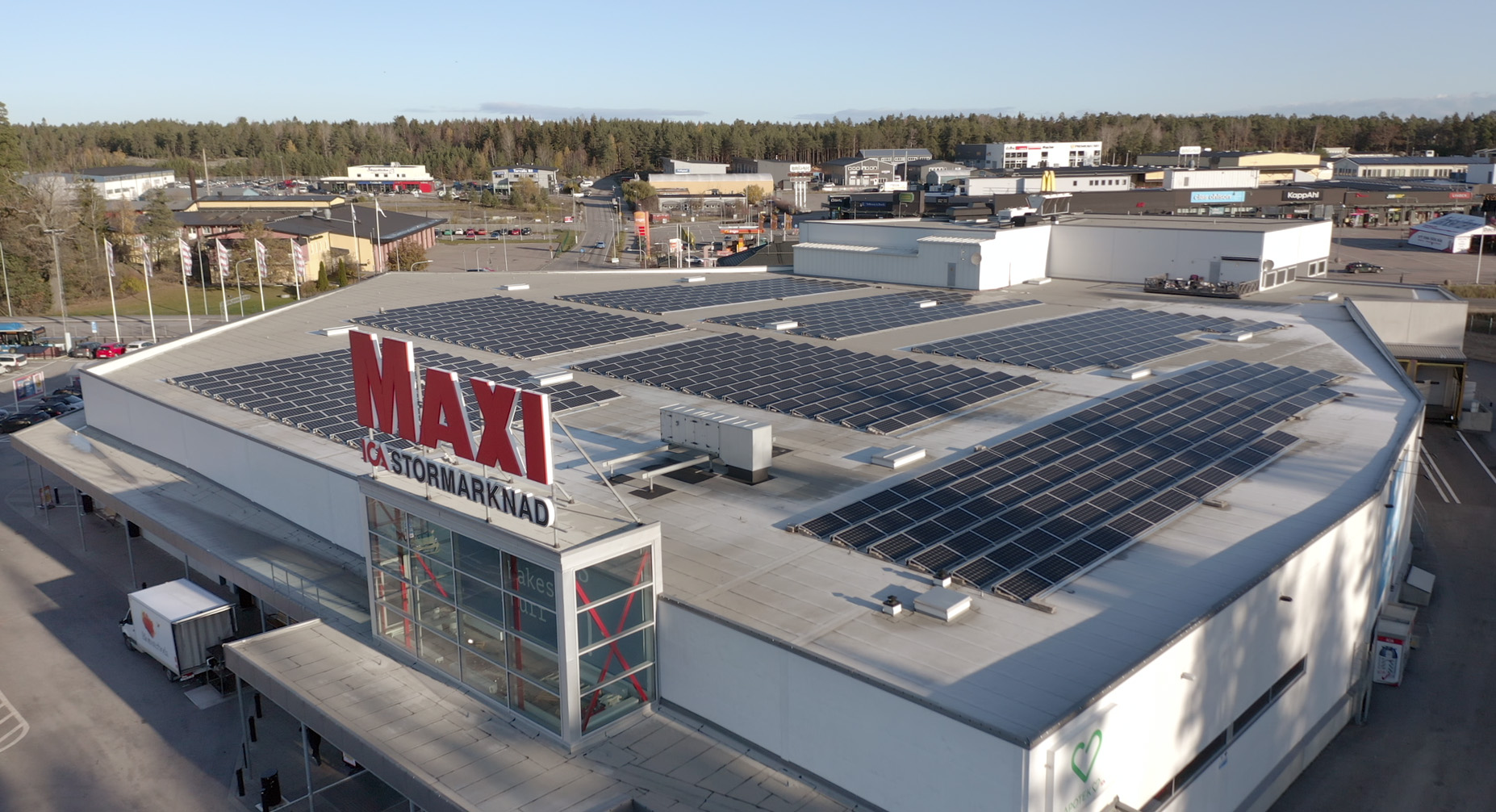 ICA Maxi Värmdö tar kontroll över energin tillsammans med Boo Energi